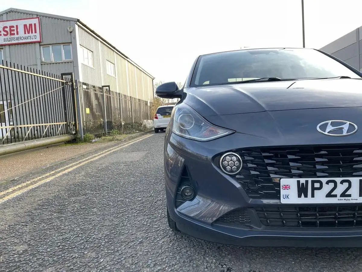 2022-hyundai-i10-10-premium-big-20