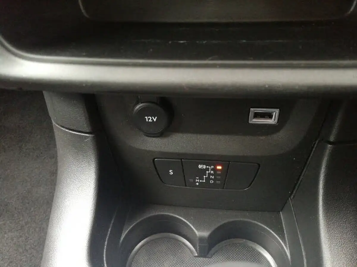 2023-citroen-c3-12-puretech-c-series-edition-110ps-ss-eat6-big-15