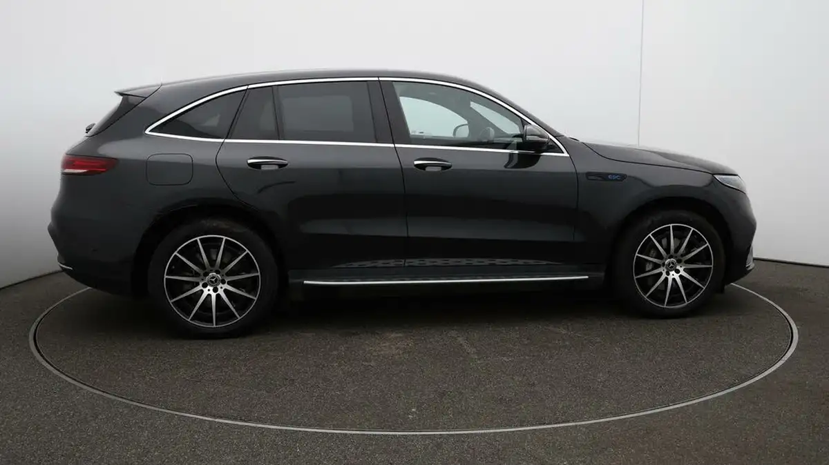 2022-mercedes-benz-eqc-e-eqc-400-amg-line-big-42