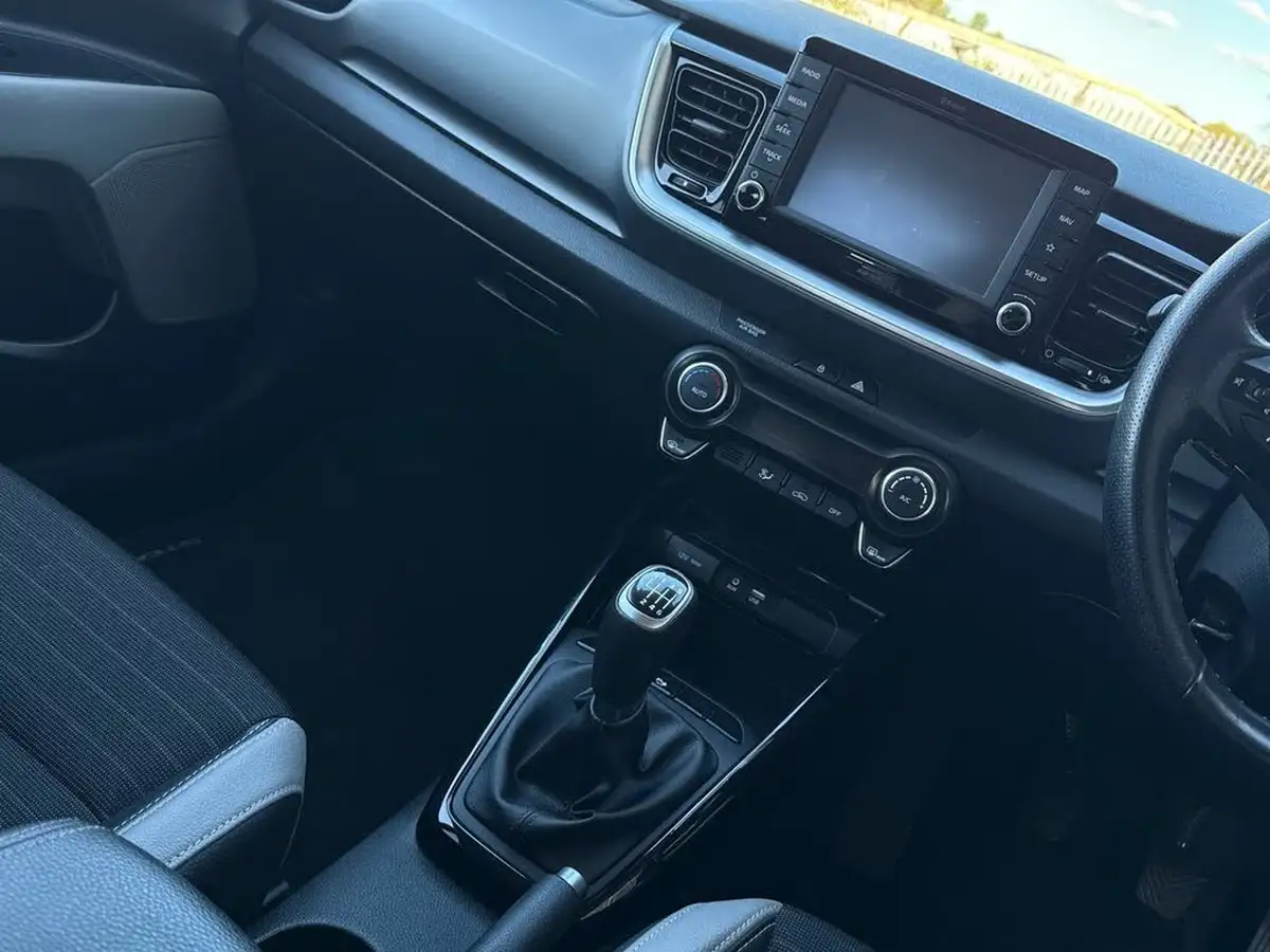 2019-kia-stonic-10-t-gdi-3-big-16
