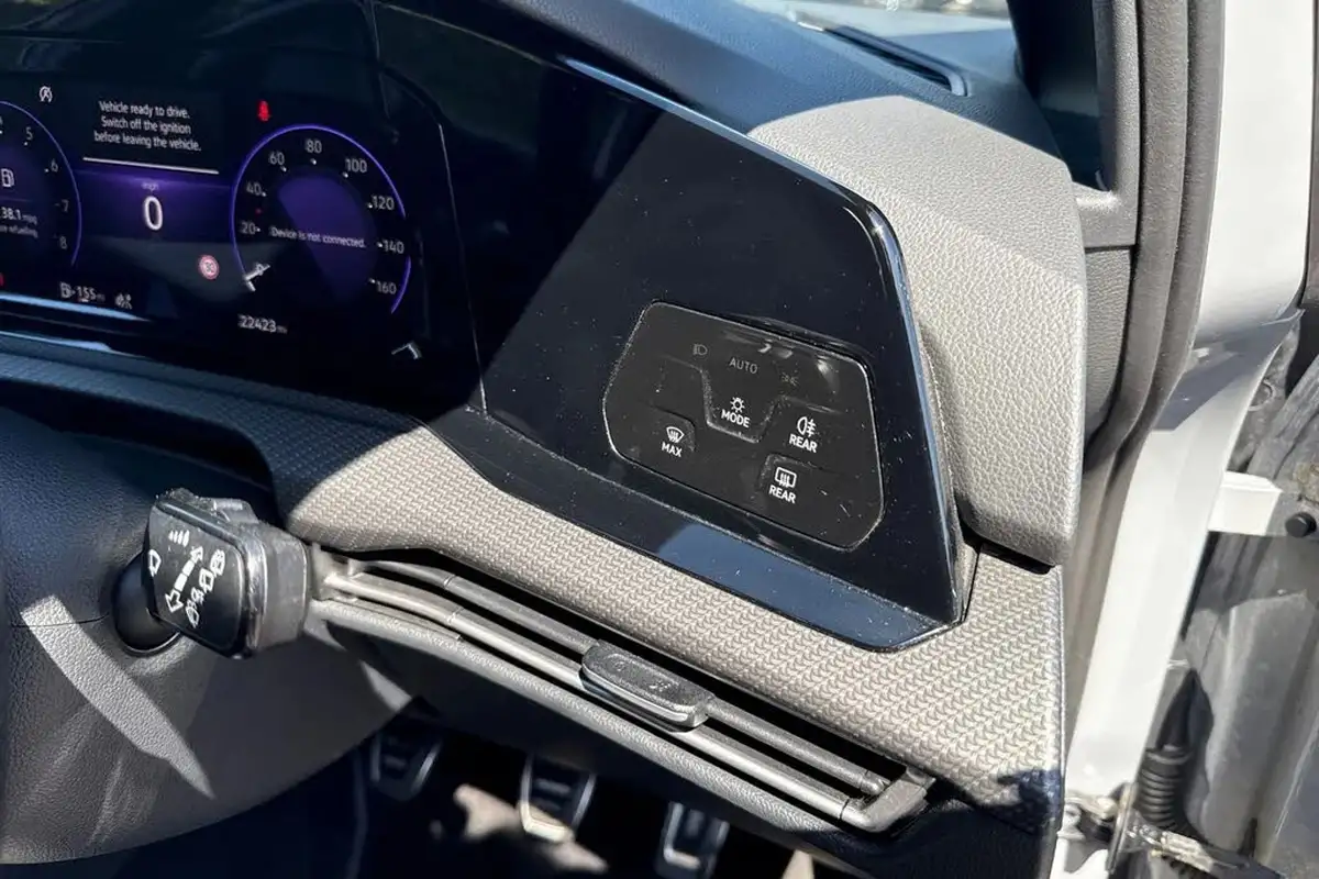 2020-volkswagen-golf-15-tsi-r-line-150ps-hatchback-5d-big-41