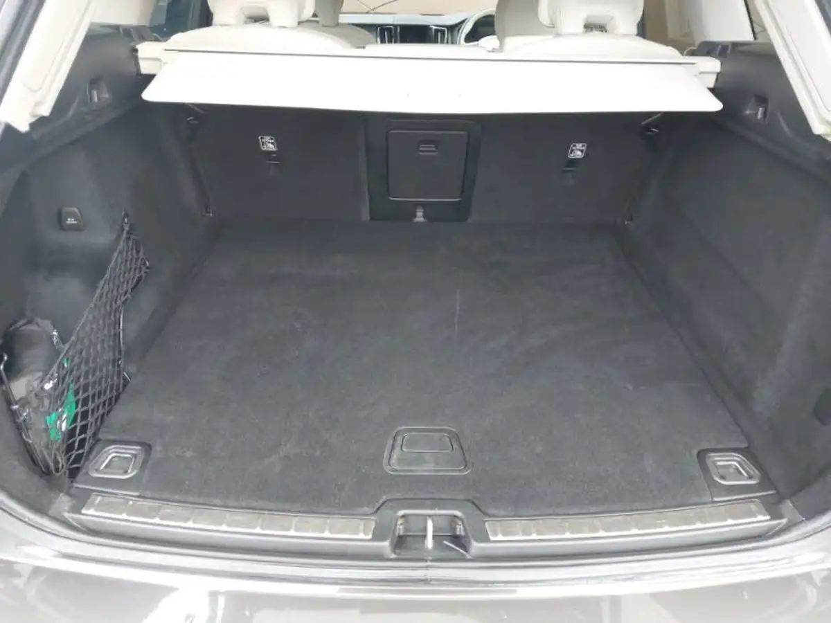 2021-volvo-xc60-20td-b4-momentum-awd-big-7