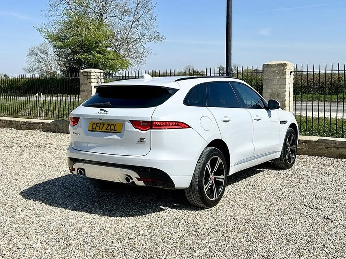 2017-jaguar-f-pace-30td-s-big-3