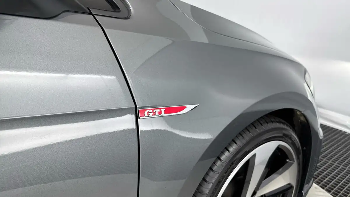 2018-volkswagen-golf-20-tsi-gti-5d-dsg-big-25