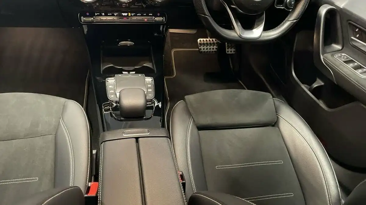 2022-mercedes-benz-a-class-13-a180-amg-line-executive-edition-hatchback-5d-7g-dct-big-14