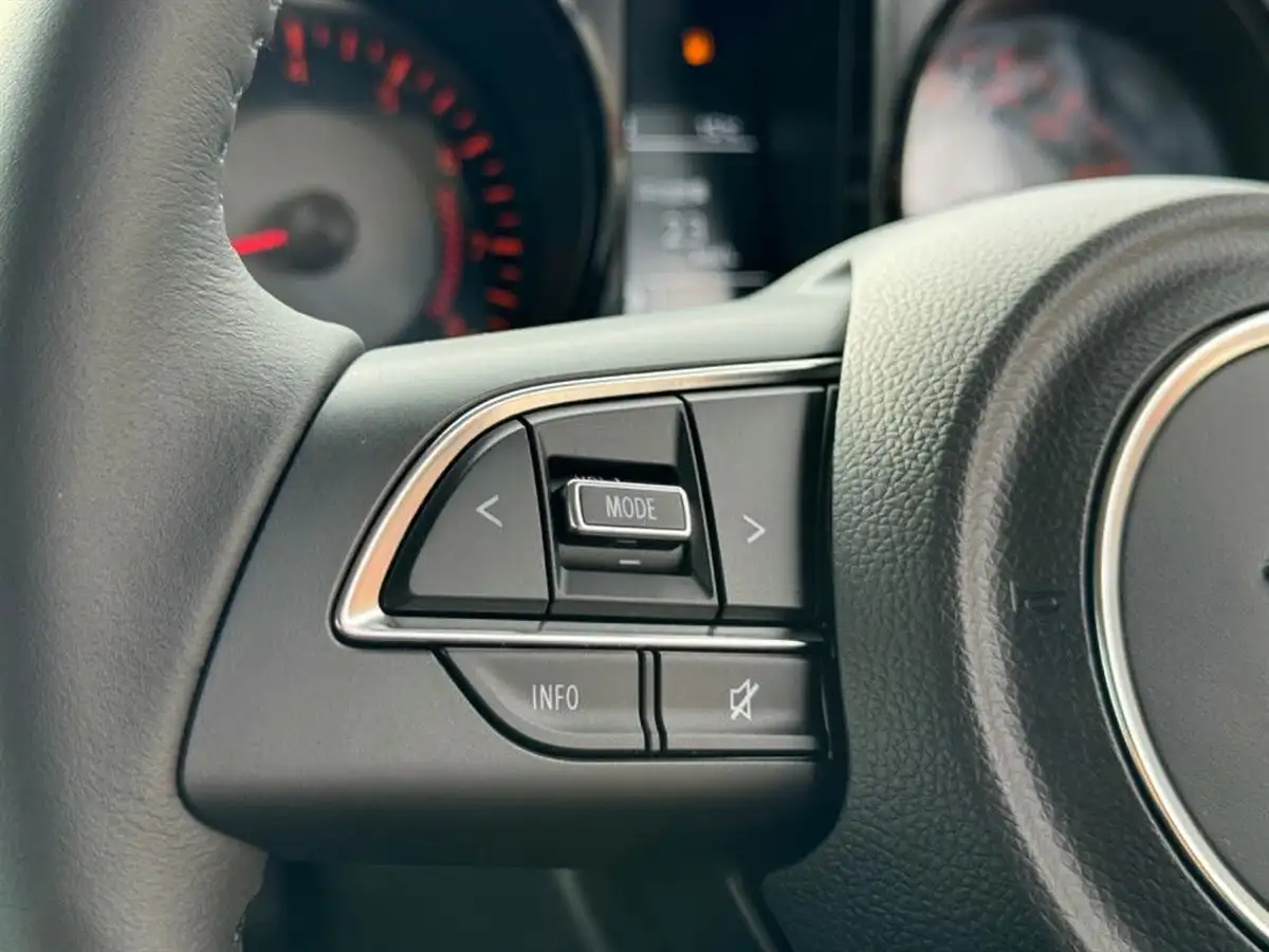 2024-suzuki-jimny-15-sierra-4wd-big-31