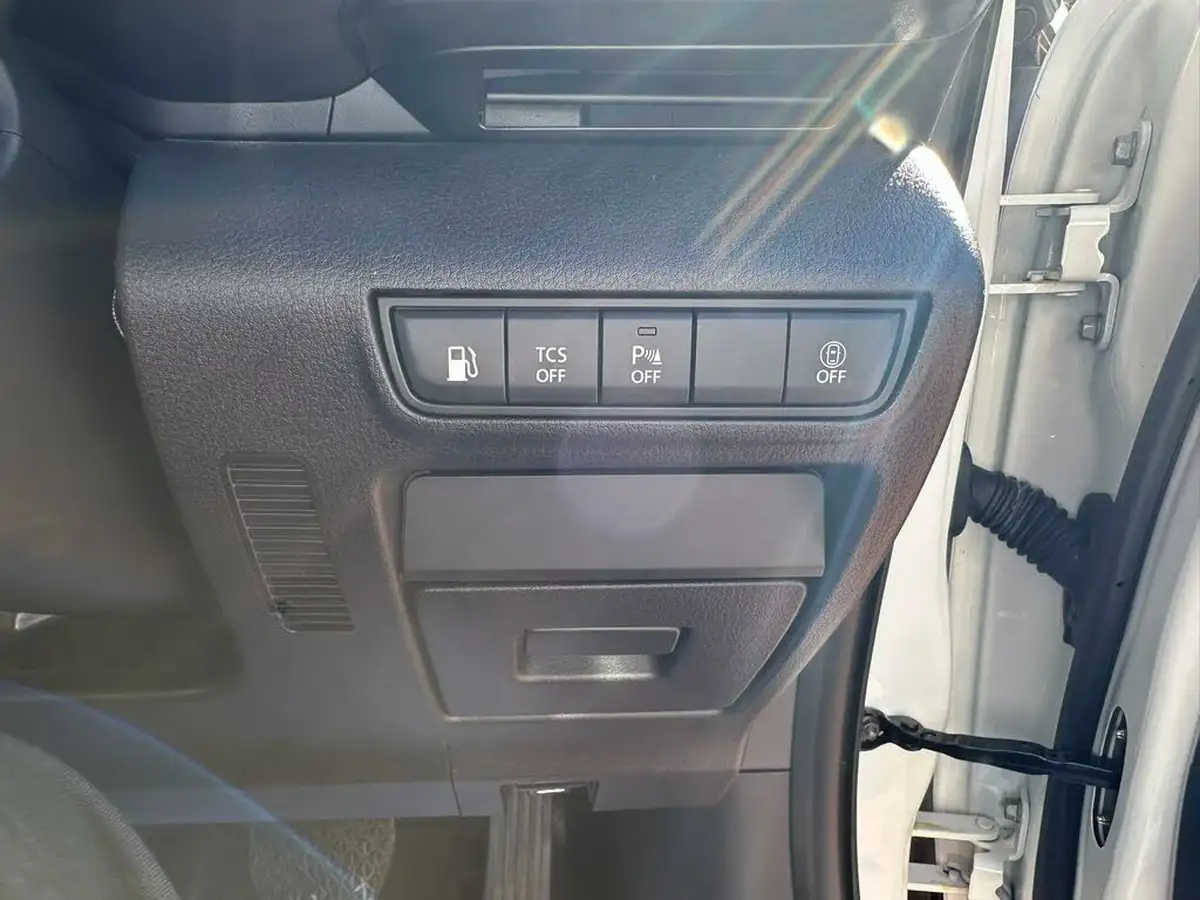 2023-mazda-mx-30-big-16