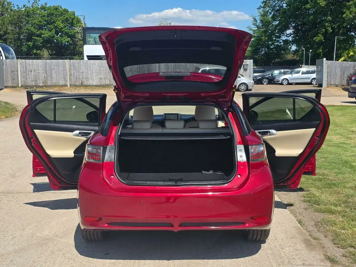 2011-lexus-ct-200h-18-se-l-premier-big-12