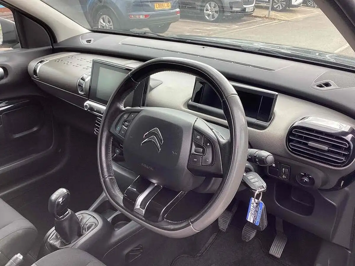 2016-citroen-c4-cactus-16bluehdi-flair-big-6