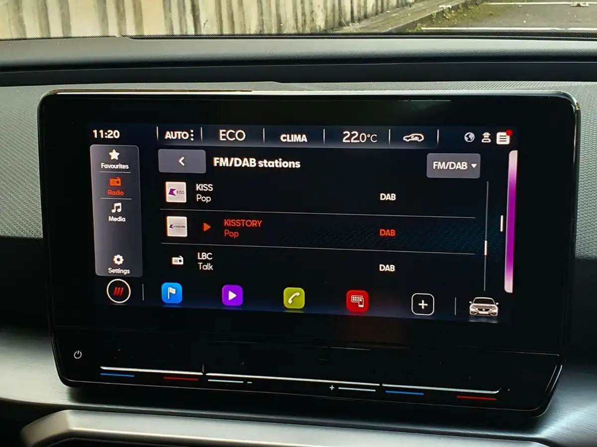 2024-seat-leon-14-e-hybrid-fr-hatchback-big-22