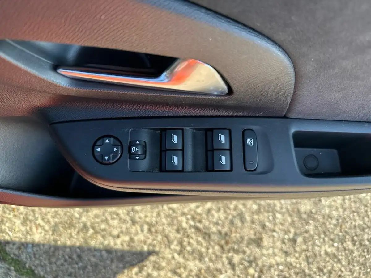 2021-vauxhall-corsa-12-turbo-ultimate-nav-130ps-auto-big-19
