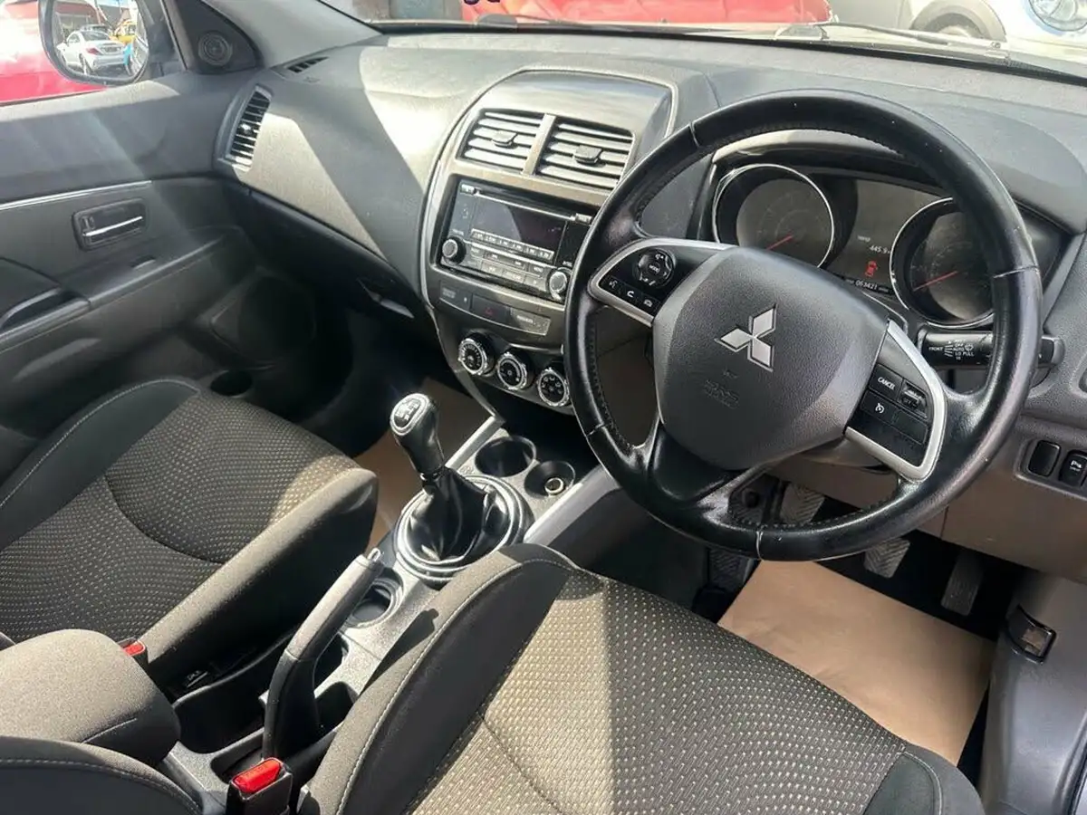 2014-mitsubishi-asx-16-3-leather-big-7