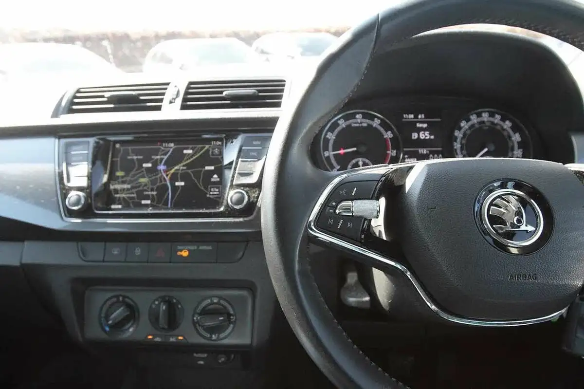 2021-skoda-fabia-10-tsi-se-drive-95ps-hatchback-big-18
