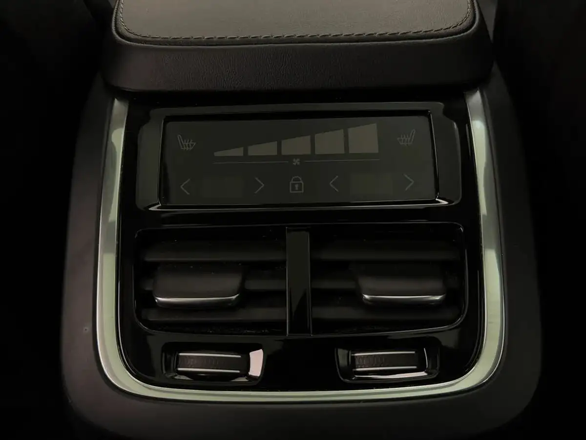 2023-volvo-xc90-20-b5-plus-big-18