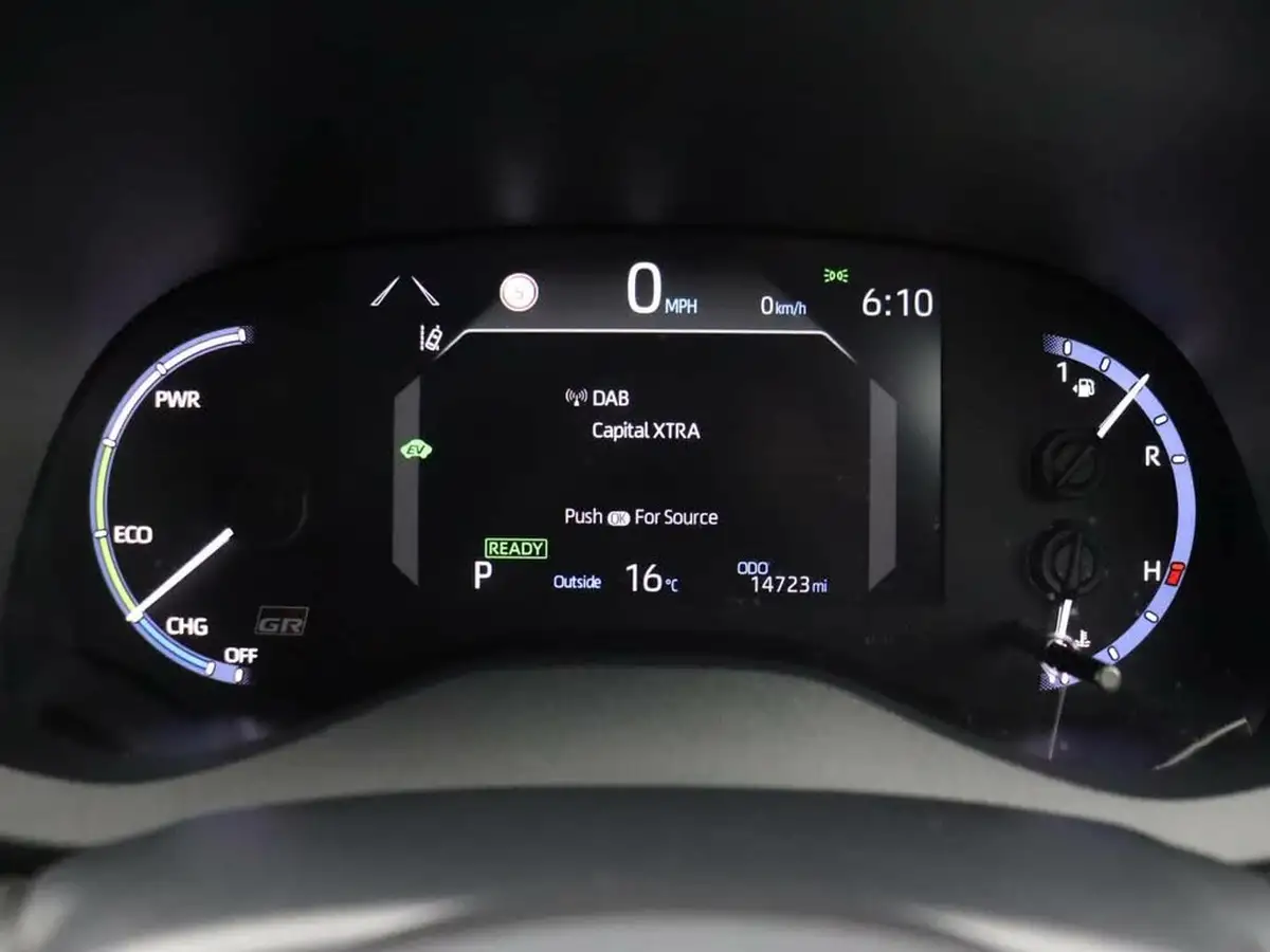 2023-toyota-yaris-cross-15-vvt-i-gr-sport-big-10