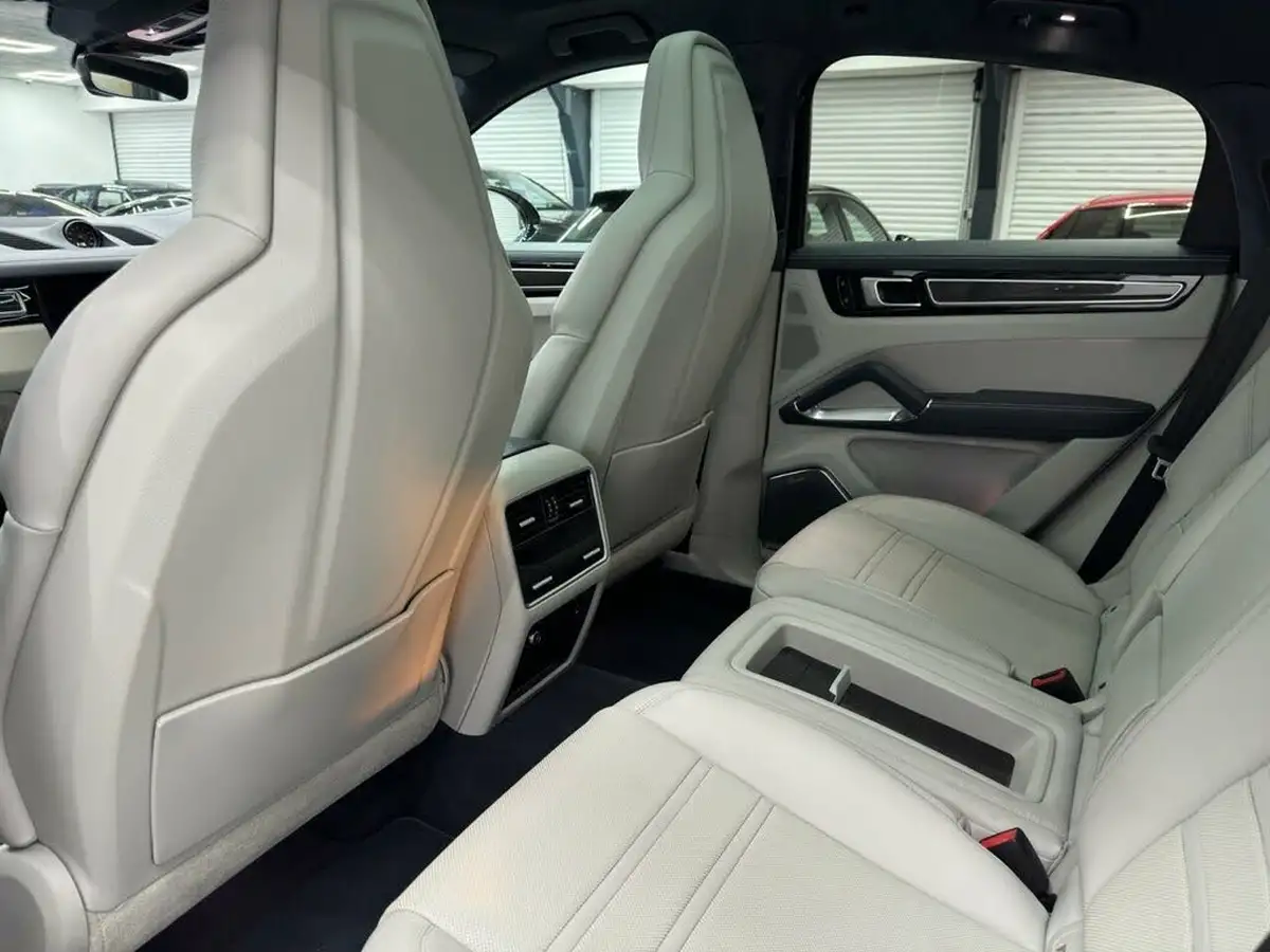 2019-porsche-cayenne-40-v8-turbo-coupe-big-25