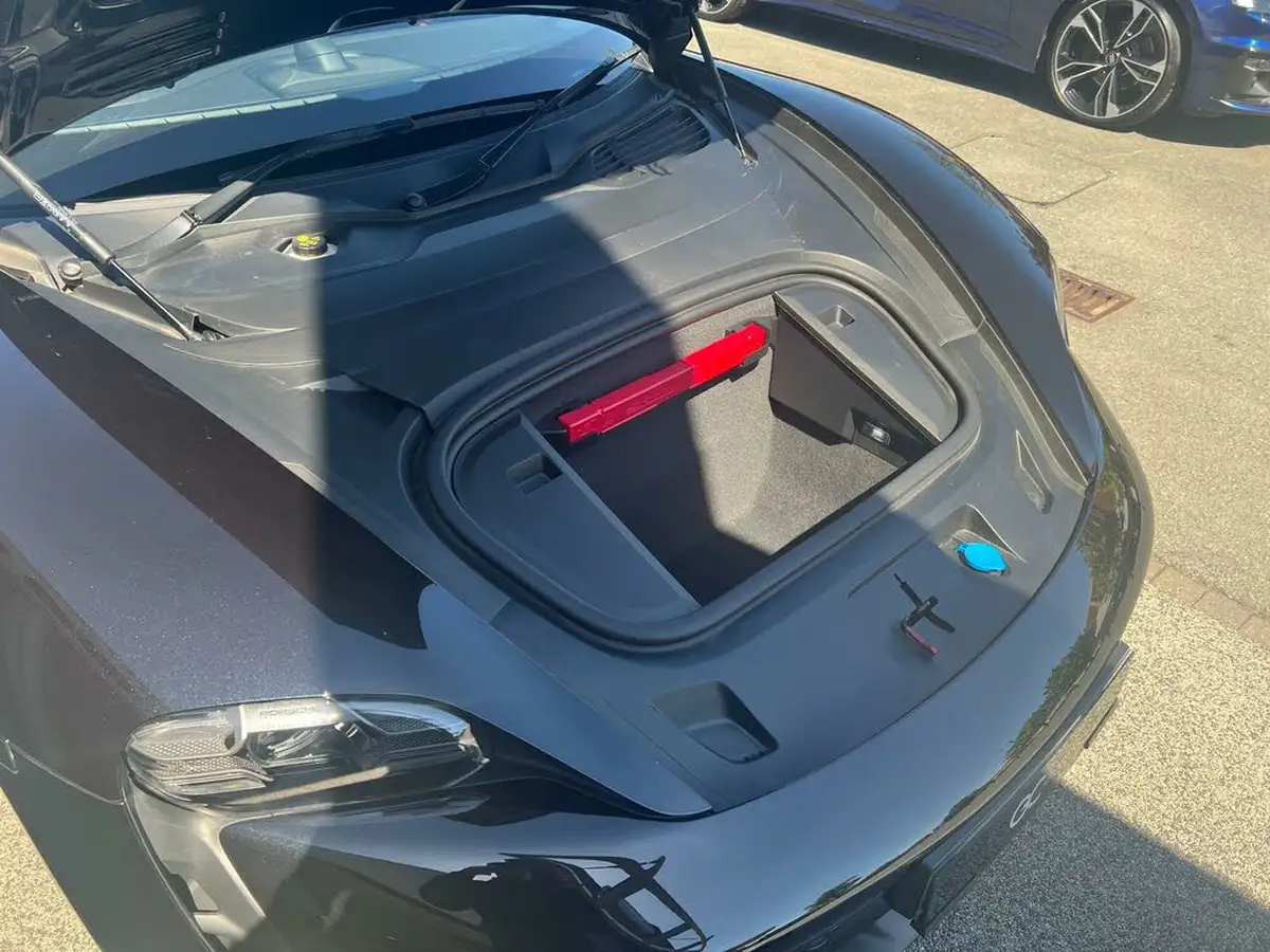 2023-porsche-taycan-e-turbo-big-67