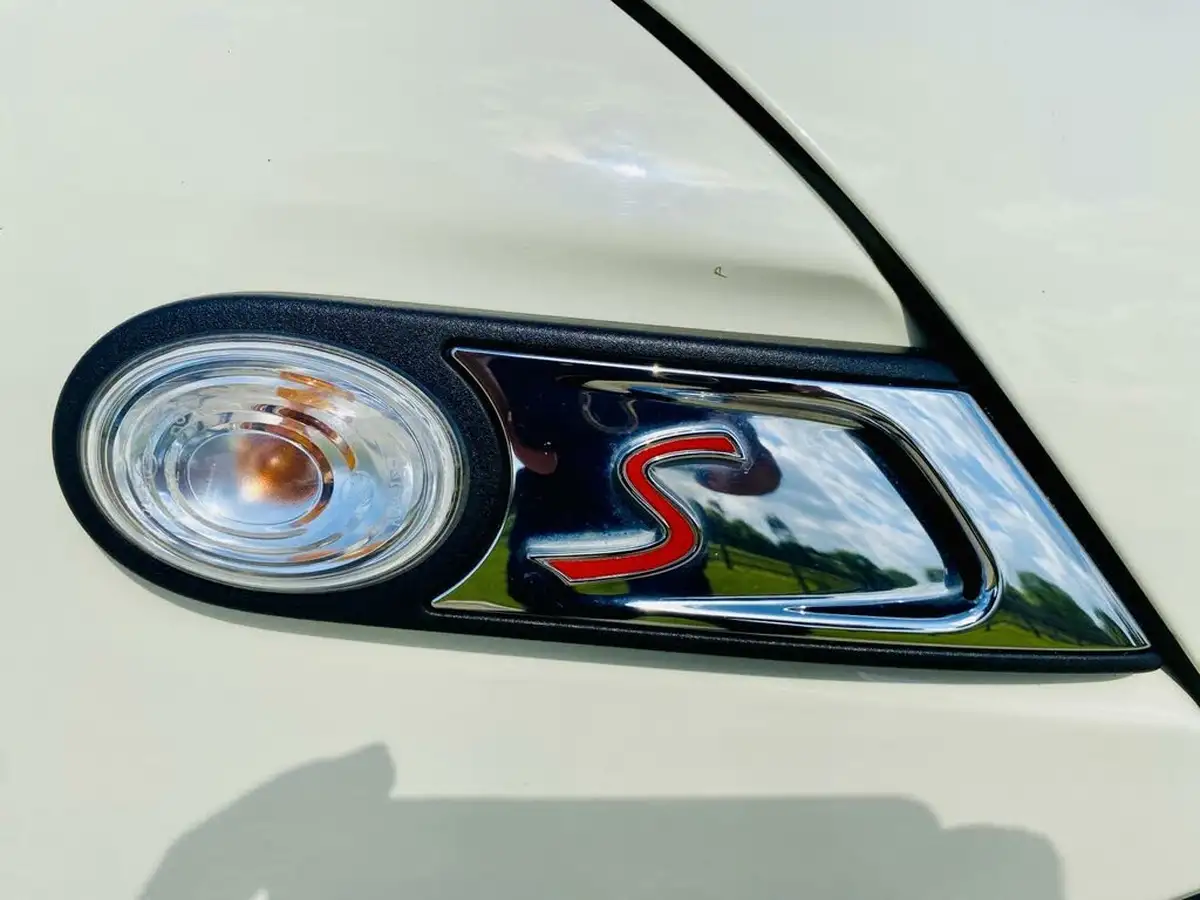 2011-mini-cooper-16-cooper-s-hatchback-3d-big-21