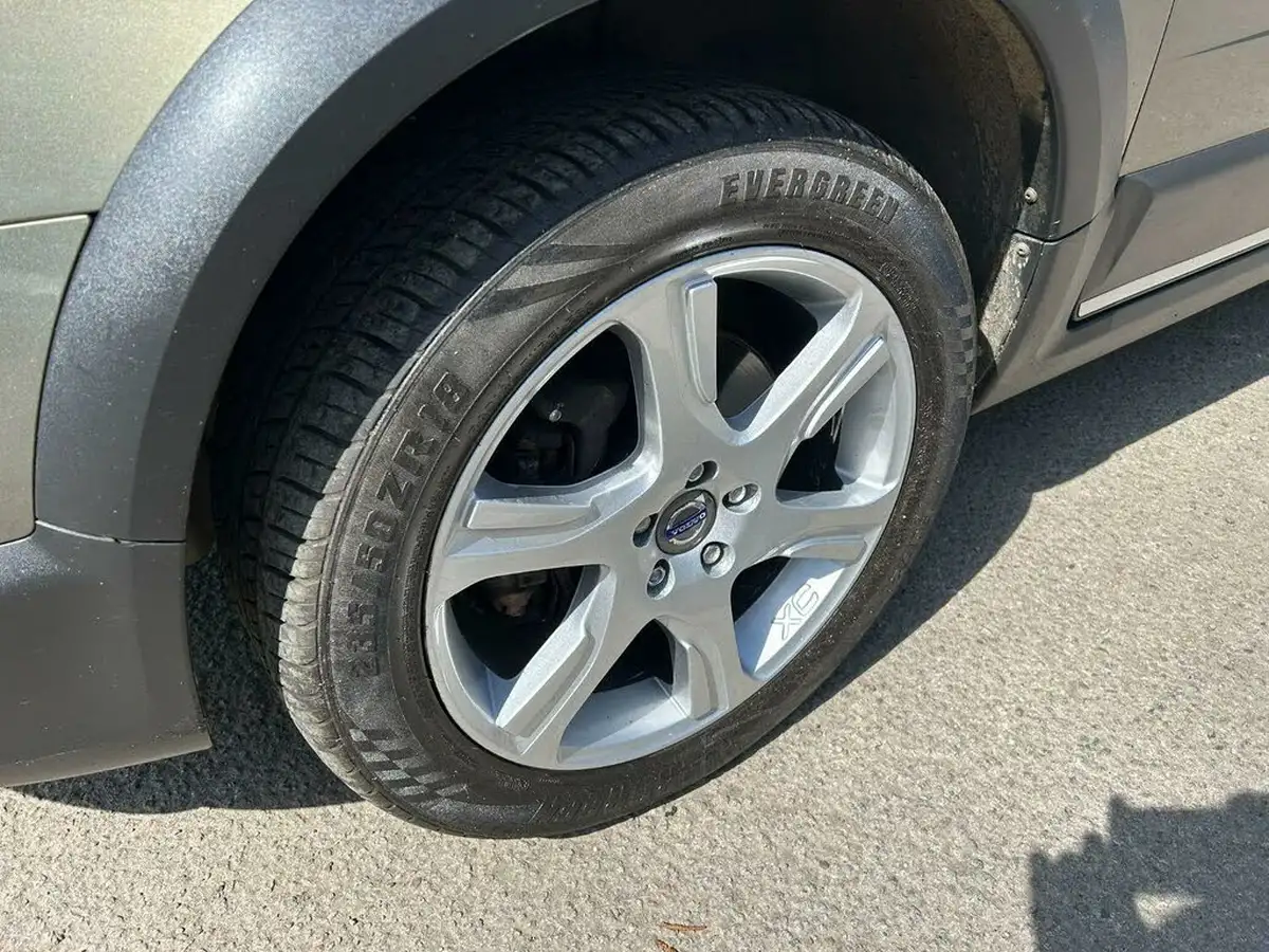 2011-volvo-xc70-24td-d5-se-lux-215bhp-geartronic-big-15