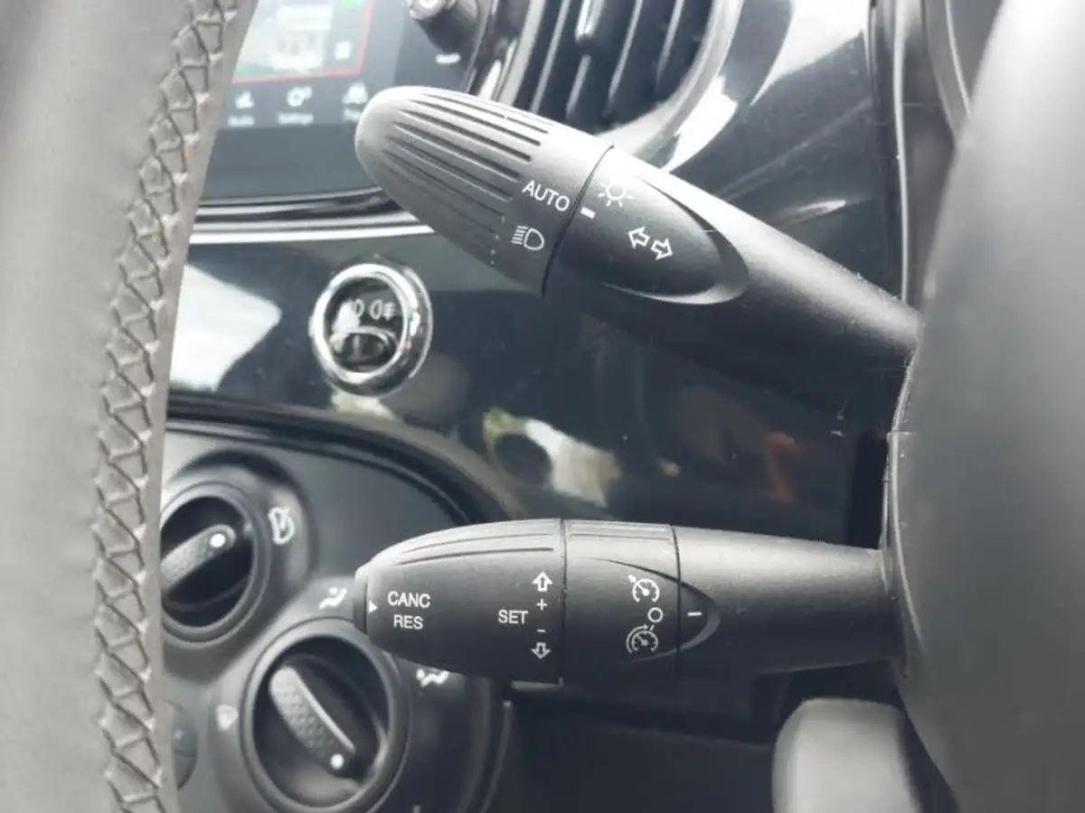 2023-fiat-500-10-dolcevita-big-16