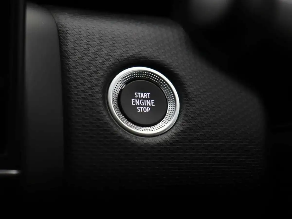2022-renault-clio-10-tce-iconic-edition-big-26