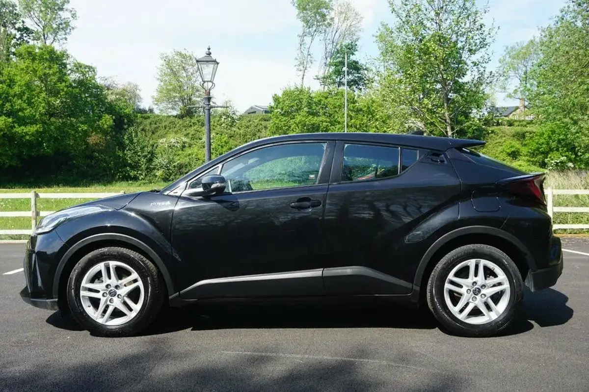 2022-toyota-c-hr-18-vvt-i-icon-big-13