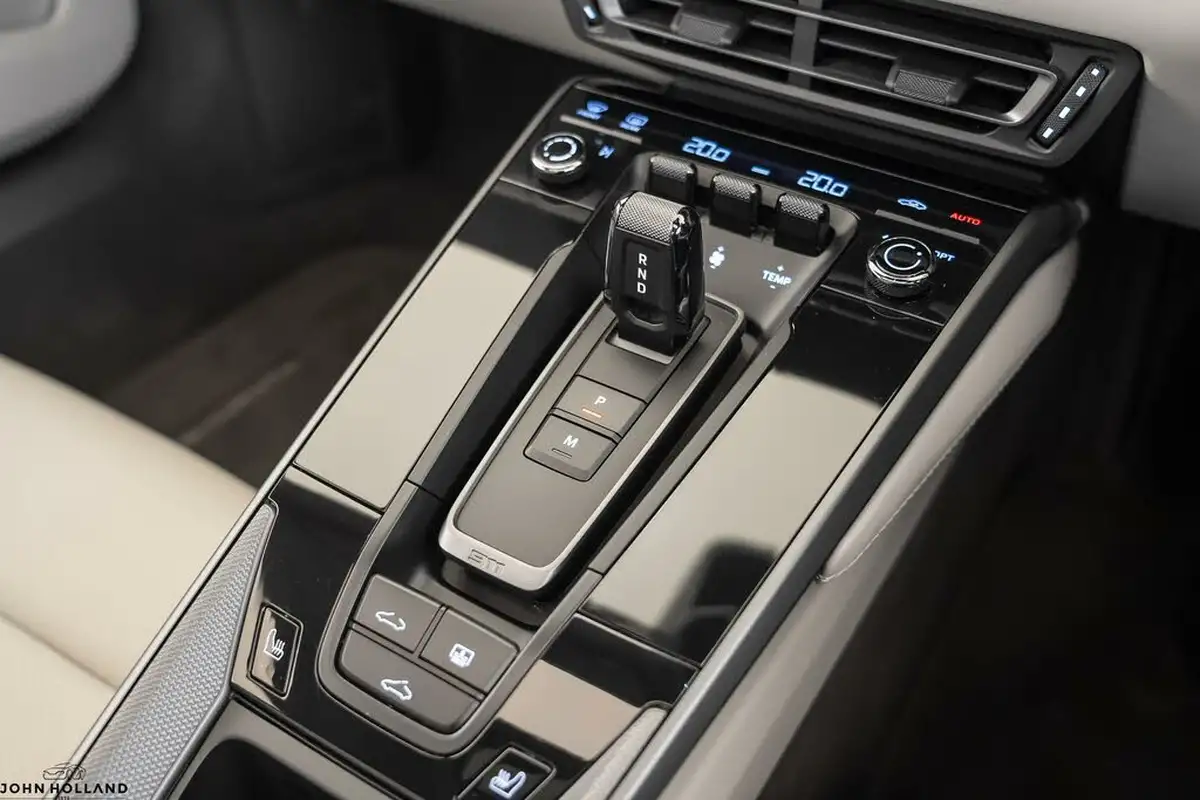 2022-porsche-911-30-carrera-coupe-big-33