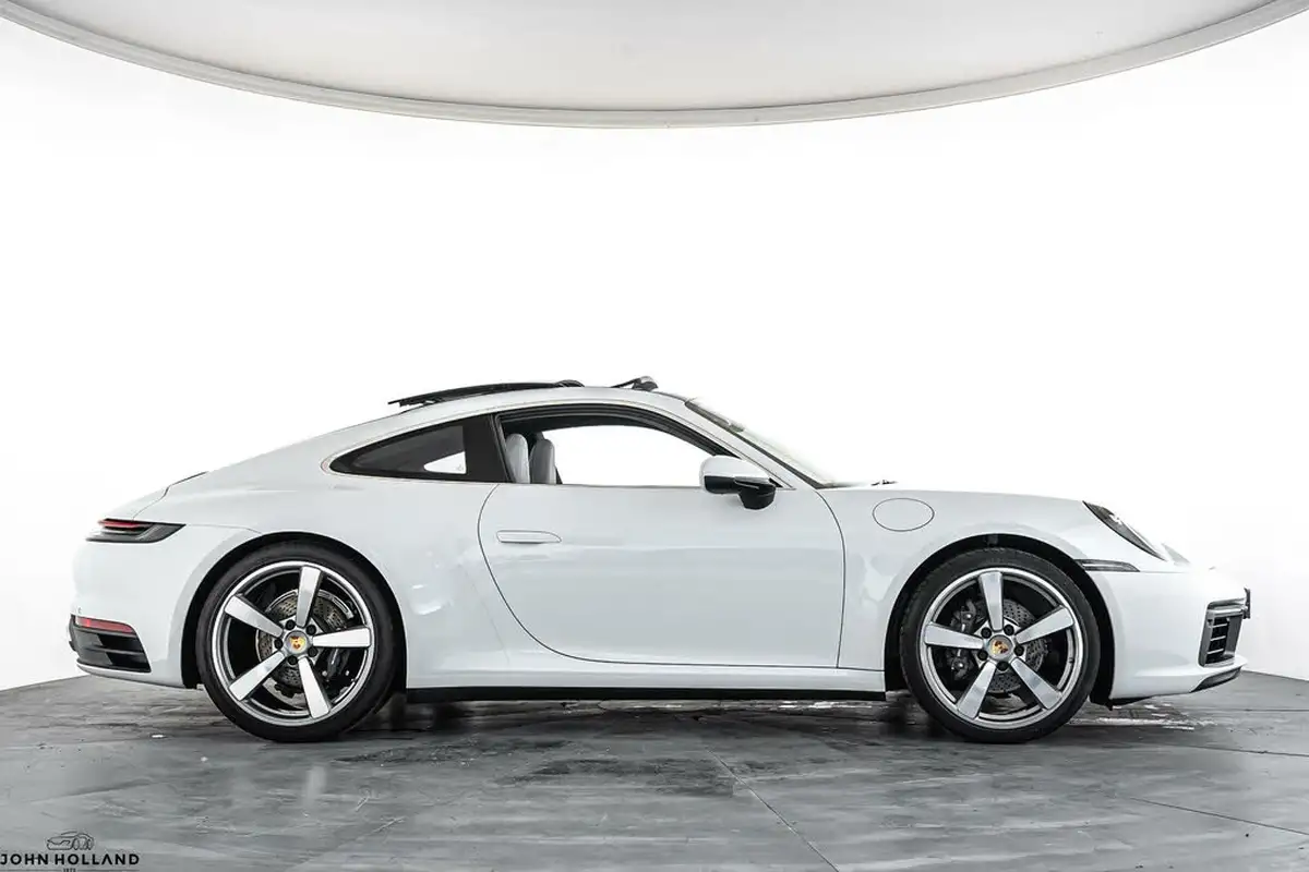 2022-porsche-911-30-carrera-coupe-big-9
