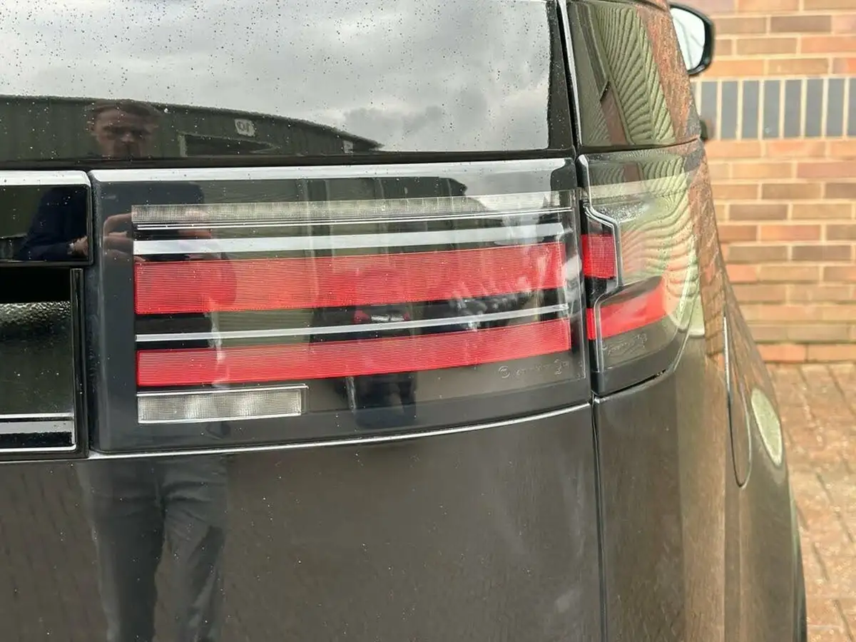 2021-land-rover-discovery-30-d300-r-dynamic-hse-big-61