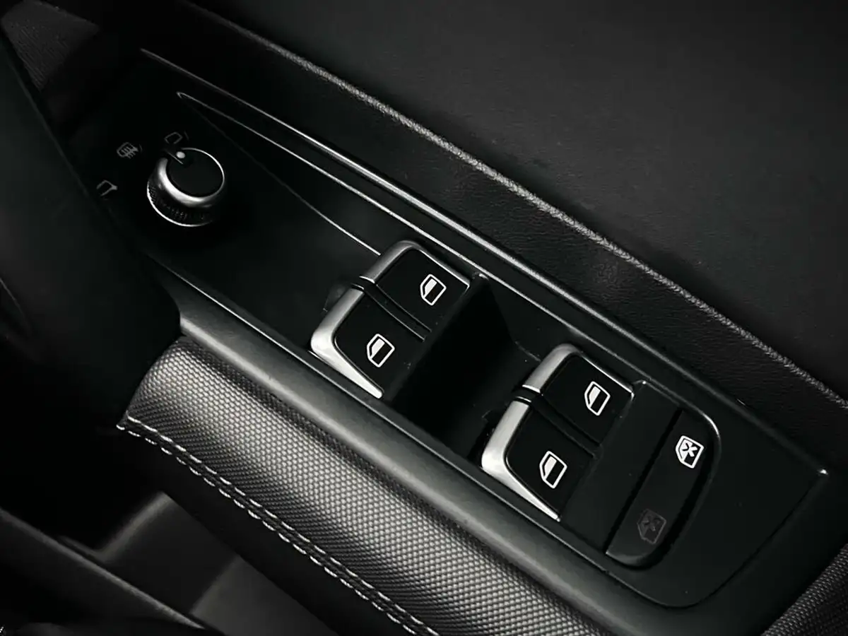 2017-audi-a1-14-tfsi-s-line-125ps-sportback-5d-big-27