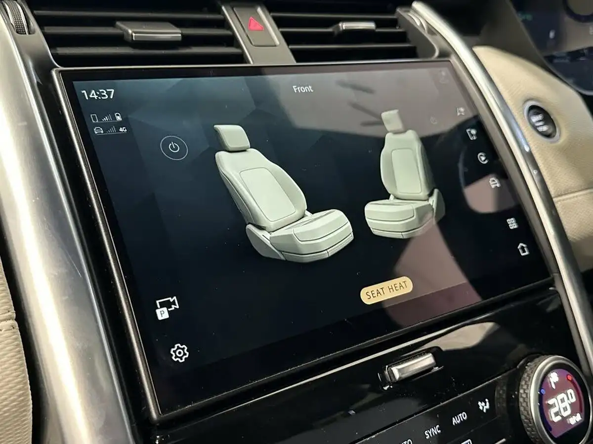 2021-land-rover-discovery-30-d300-r-dynamic-hse-big-37