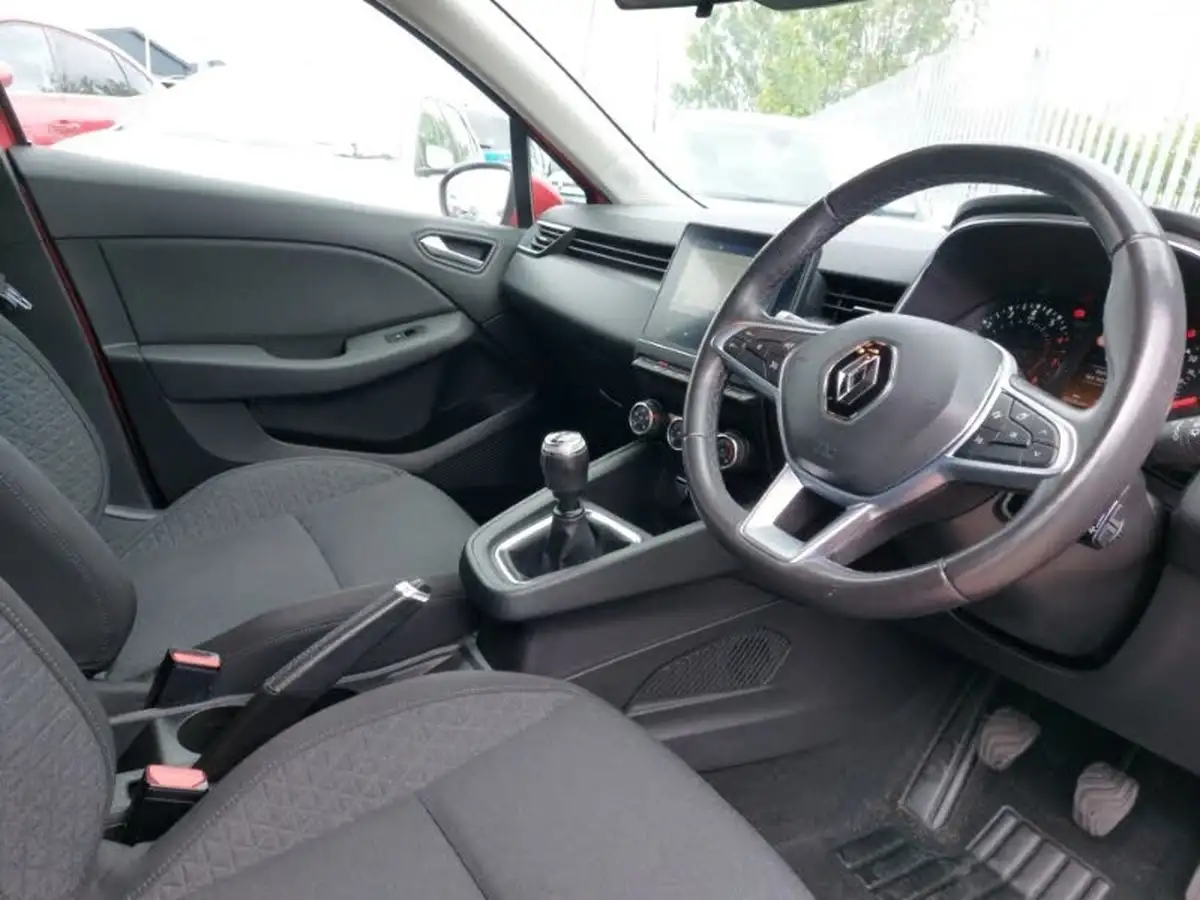 2020-renault-clio-10-sce-iconic-75bhp-big-10