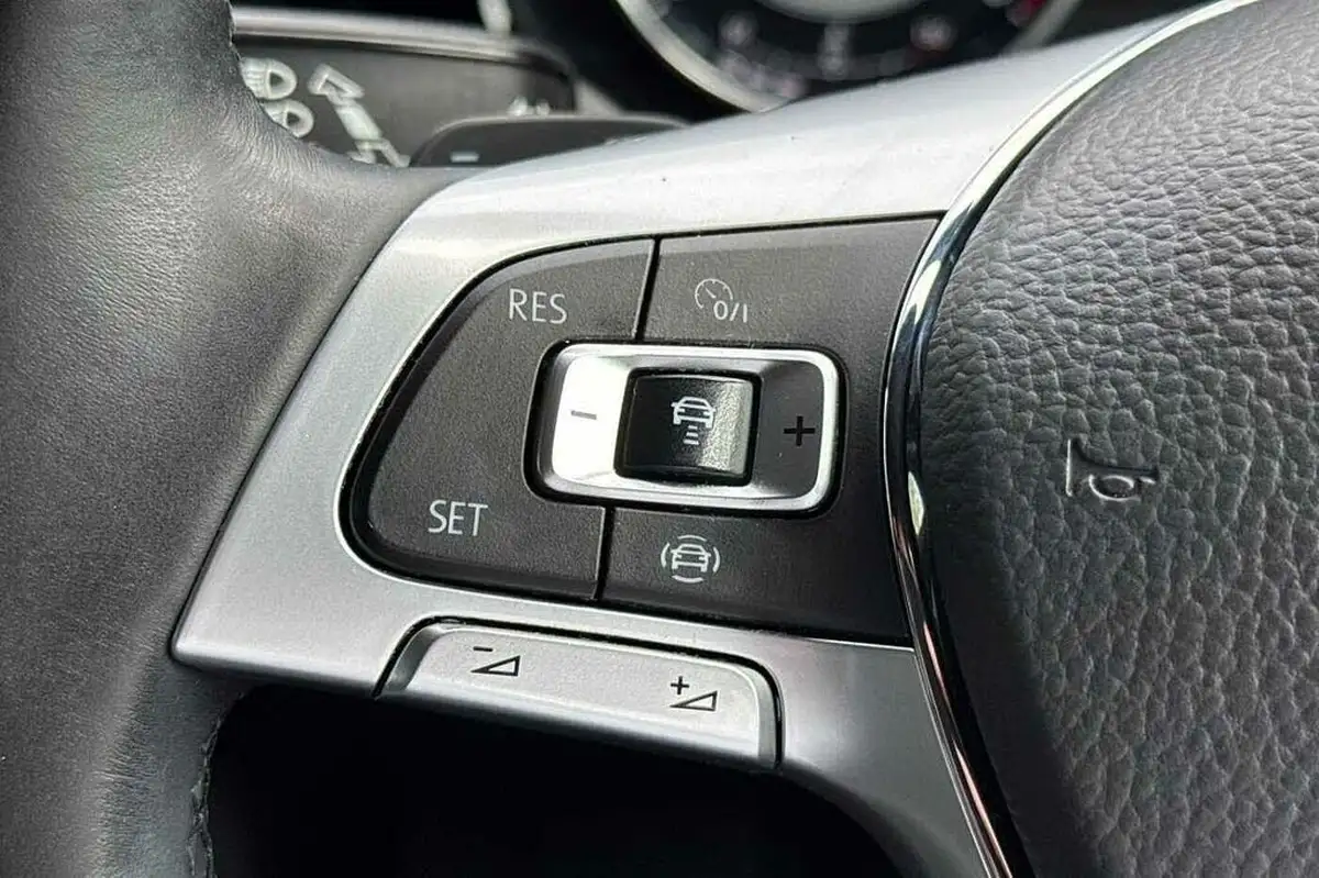 2019-volkswagen-touareg-30tsi-r-line-big-13