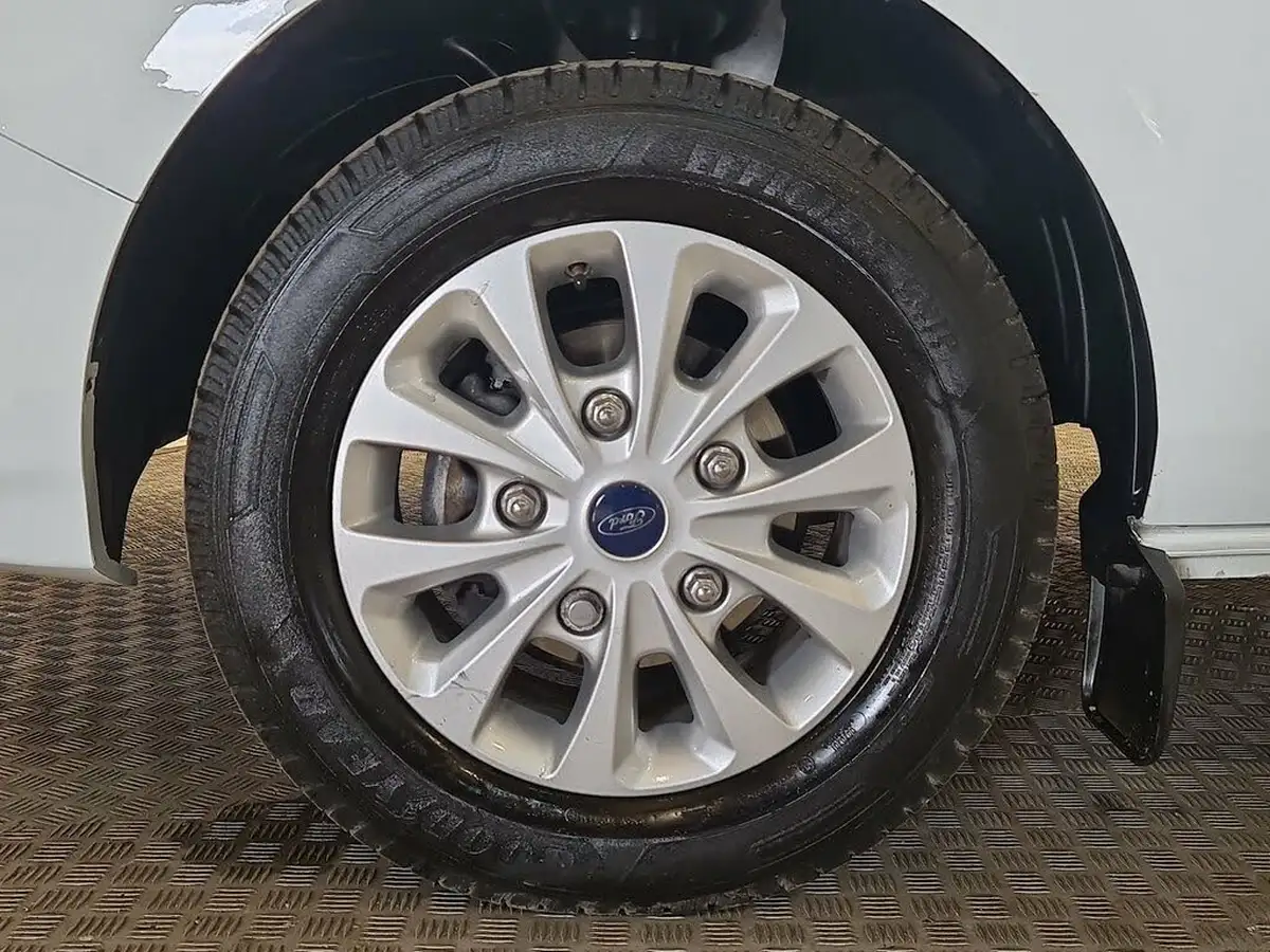 2023-ford-transit-custom-big-5
