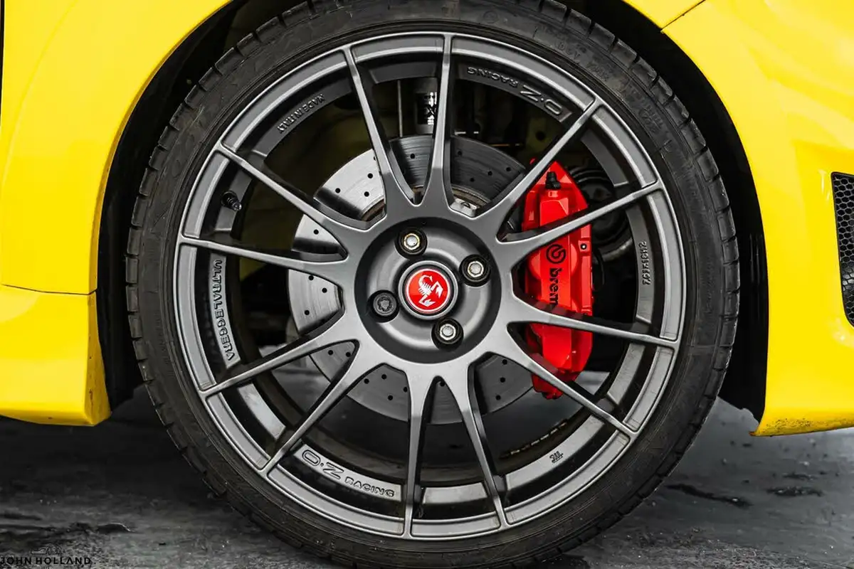 2016-abarth-500-14-tjet-695-biposto-record-big-3
