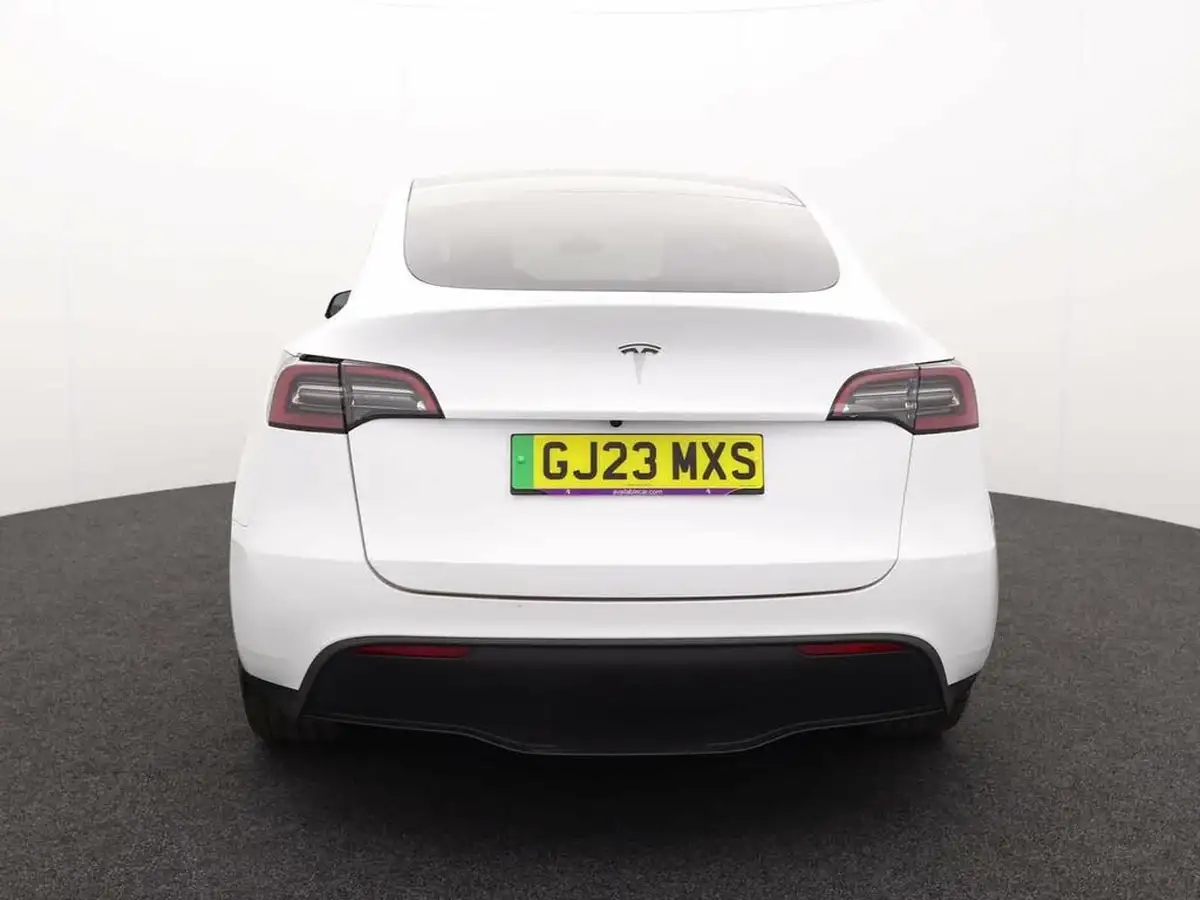 2023-tesla-model-y-e-rwd-big-2