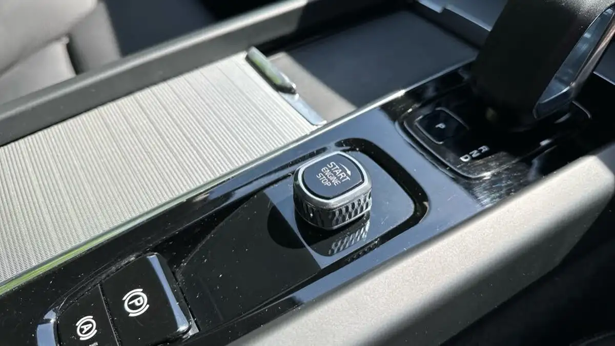 2022-volvo-xc60-20-b5-plus-big-26
