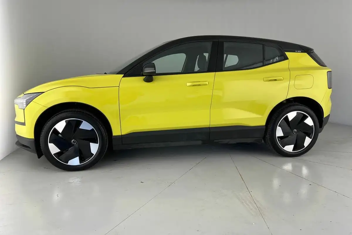 2024-volvo-ex30-e-single-motor-plus-extended-range-big-23