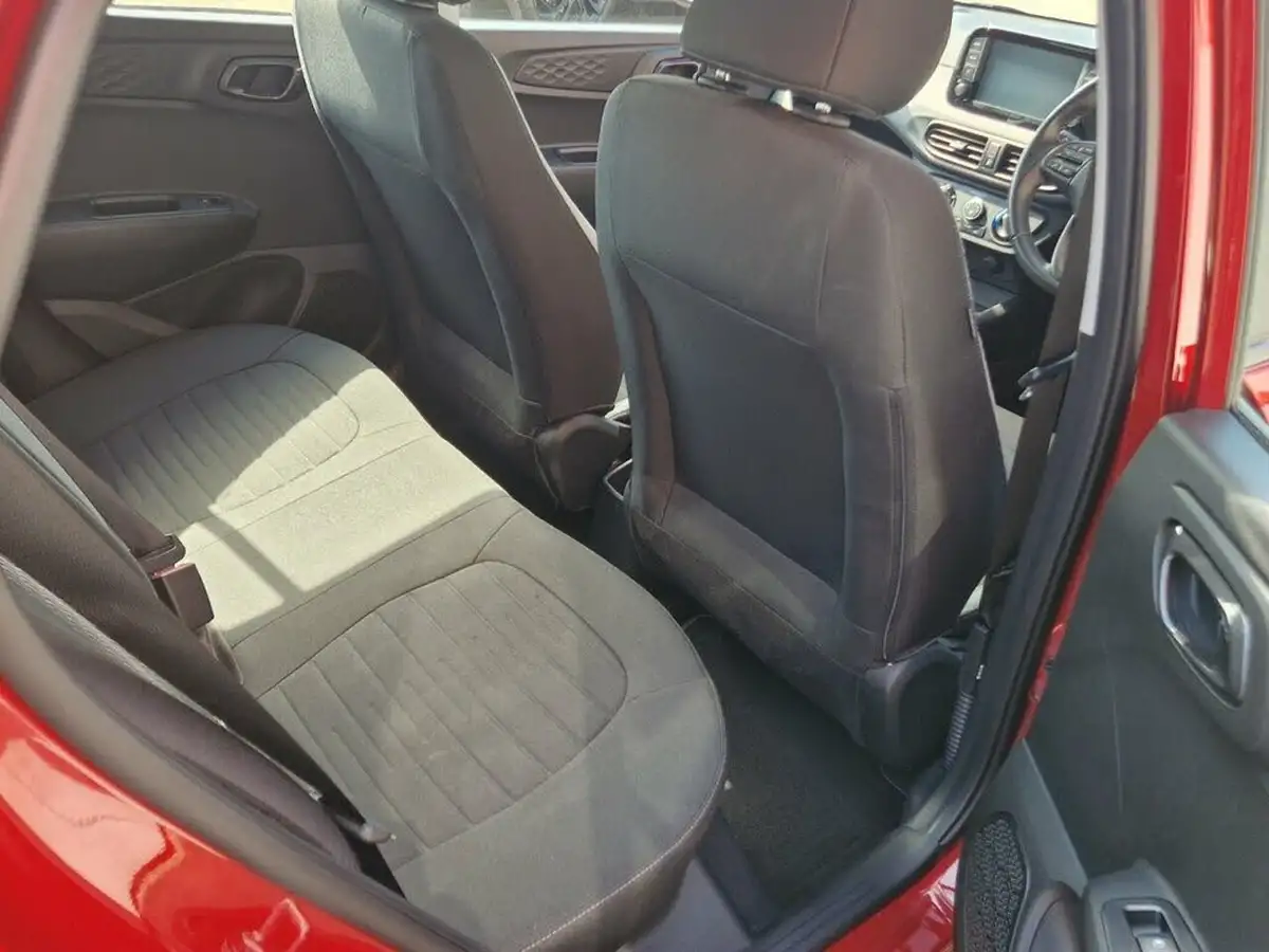 2021-hyundai-i10-10-se-connect-big-13