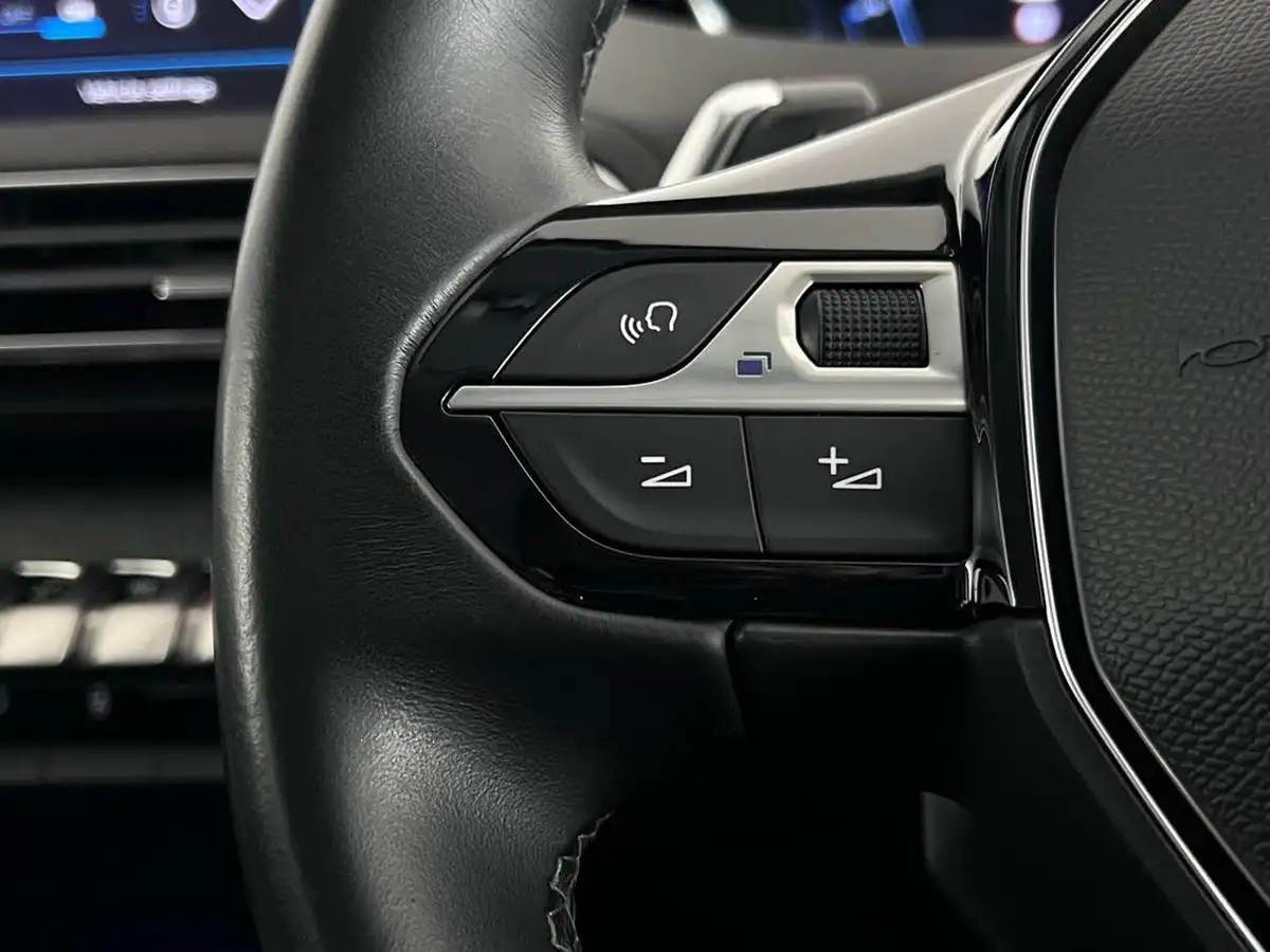 2019-peugeot-5008-suv-12-puretech-allure-eat8-big-16