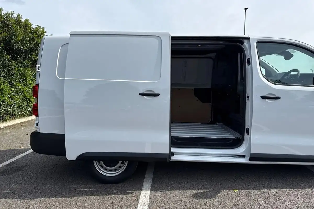 2024-peugeot-expert-15-bluehdi-professional-long-big-37
