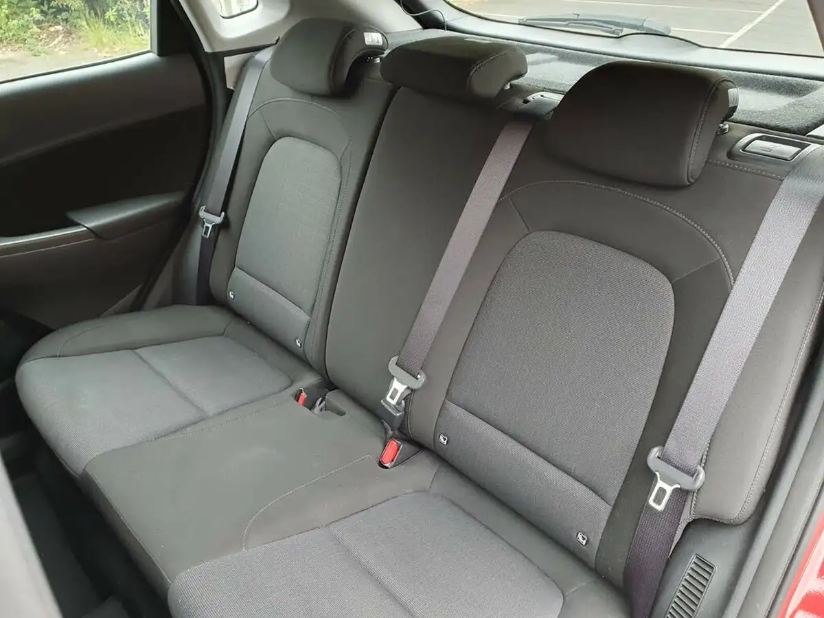 2022-hyundai-kona-10-t-gdi-se-connect-big-8