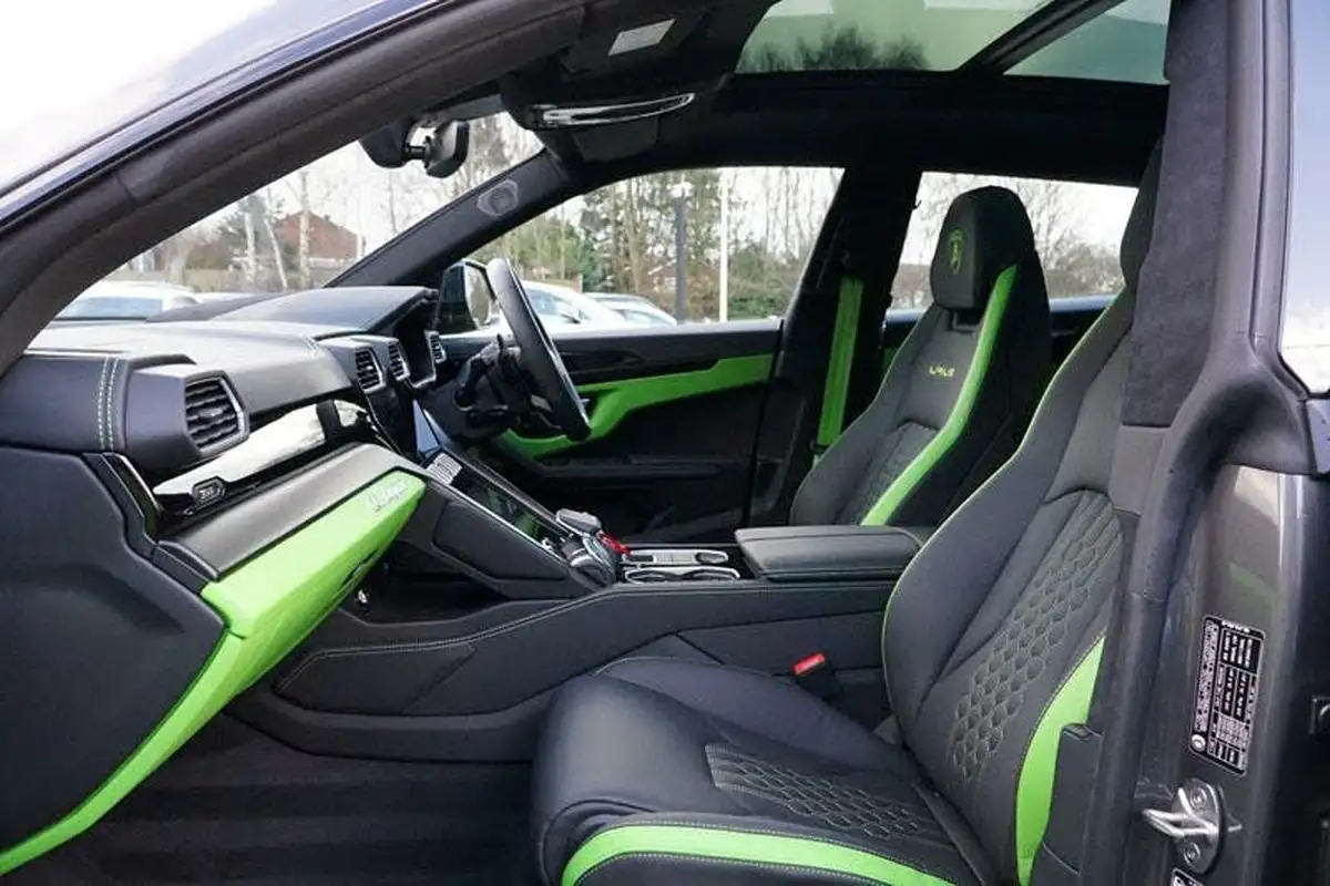2023-lamborghini-urus-40-no-trim-big-5