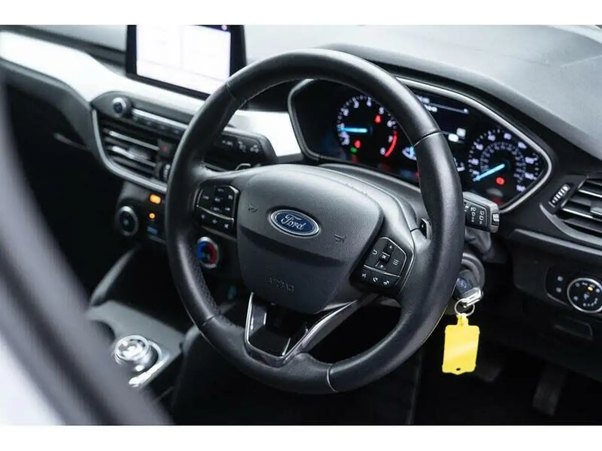 2019-ford-focus-10t-zetec-125ps-ss-hatchback-auto-big-25