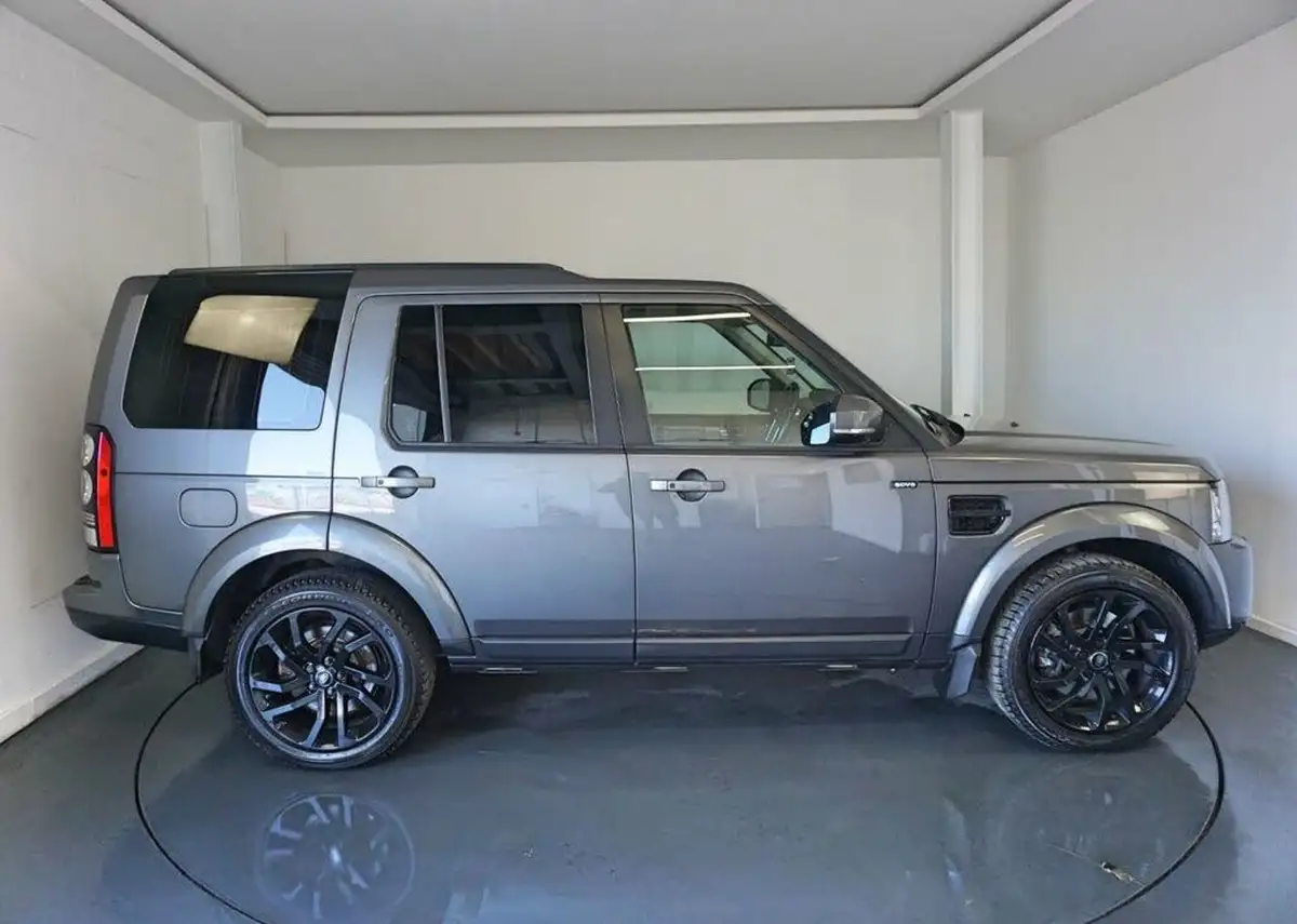 2016-land-rover-discovery-4-30-sd-v6-hse-big-10