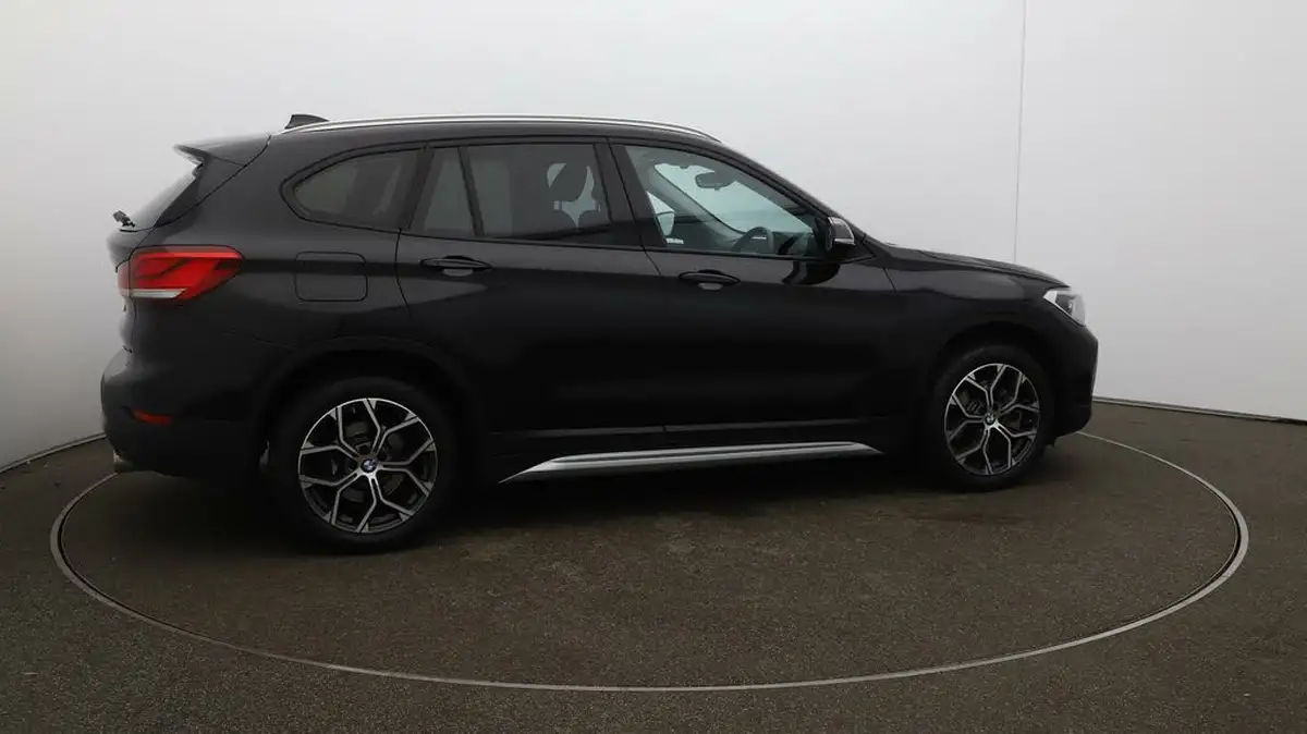 2022-bmw-x1-20-xdrive20i-xline-big-42