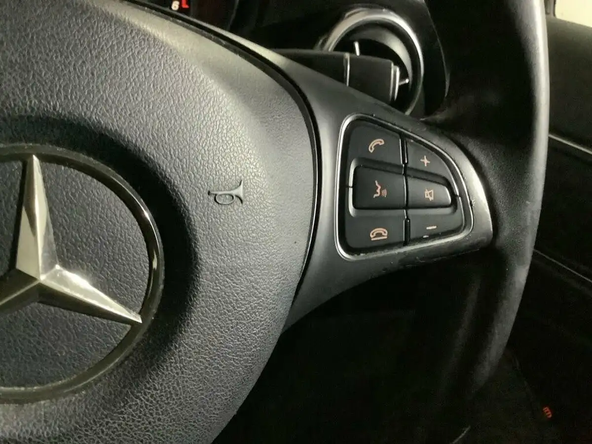 2017-mercedes-benz-gla-class-21d-gla-200d-se-ss-7g-dct-big-12