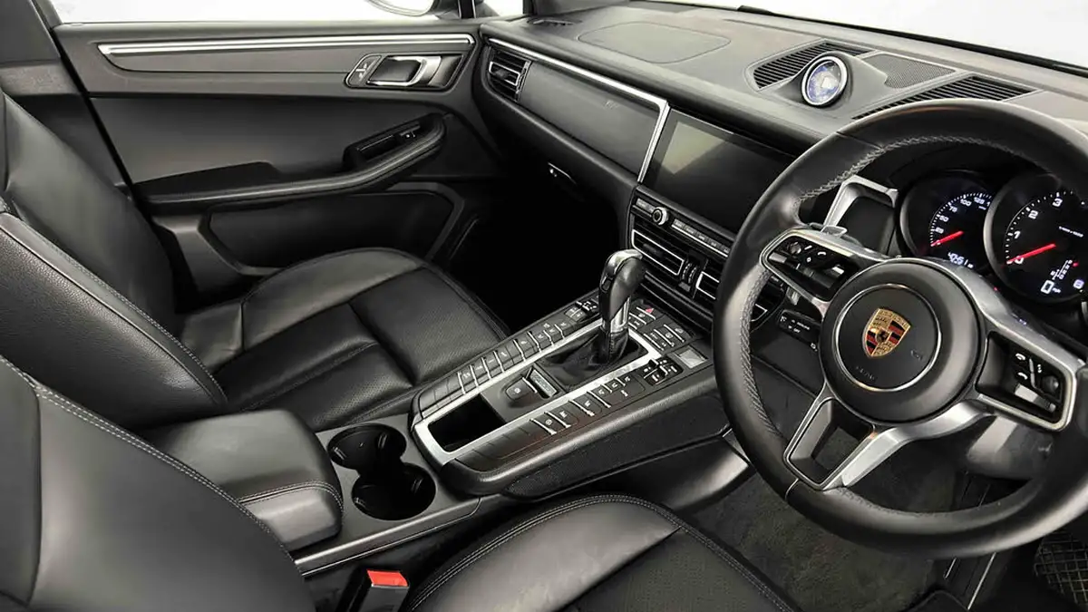 2019-porsche-macan-20-big-34