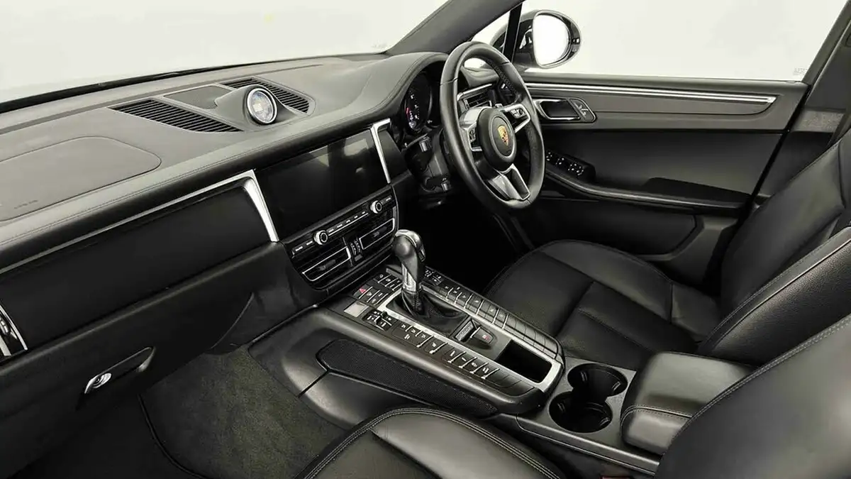 2019-porsche-macan-20-big-10