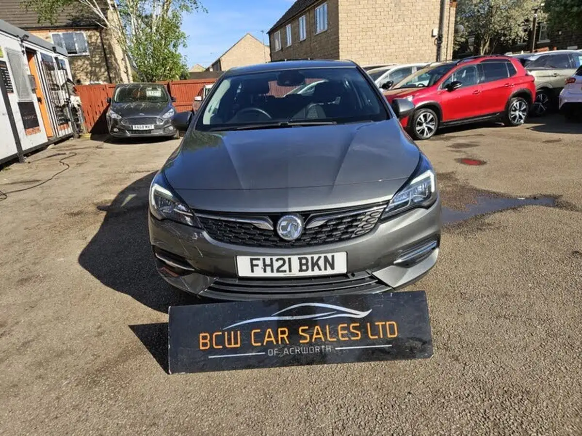 2021-vauxhall-astra-12-turbo-sri-145ps-big-3
